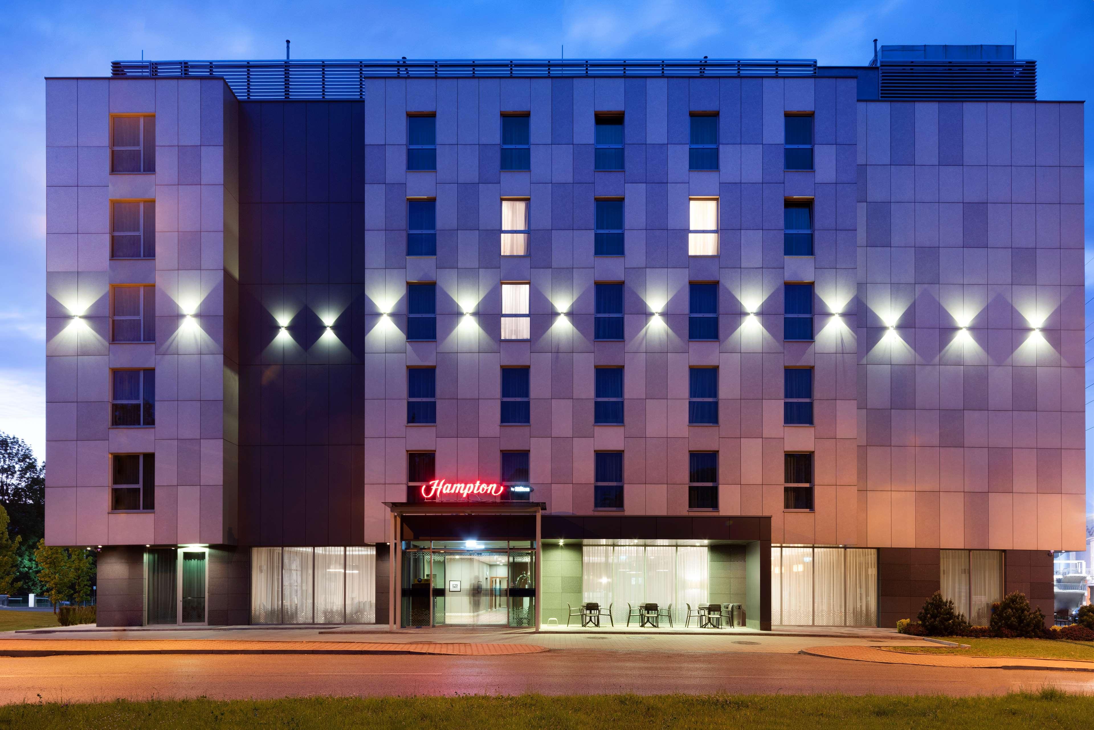 Hampton By Hilton Krakow Hotel Bagian luar foto